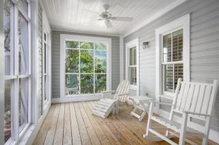 A Seaside Beauty! Book Now - Lot of Outdoor Living Space - Santa Rosa Beach - 4