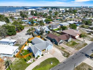 Pet Friendly Beach House ALL NEW Tastefully Remodeled w Golf Cart Included! - Panama City Beach - 2