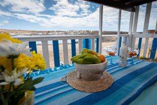 Cabin in front of idyllic majanicho beach - Majanicho - 6