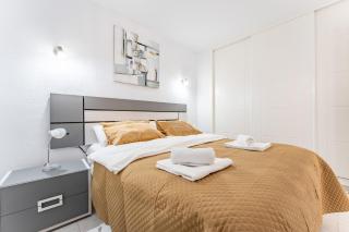 Coastal Charm Renovated 2Bed Apt, Pool, Sea Views - Benalmádena - 3