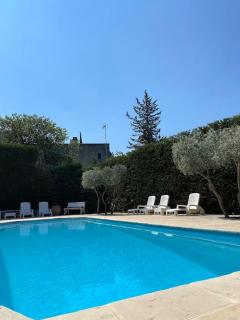 T2 avec jardin et piscine privée - 2