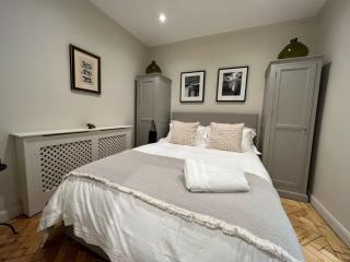 Luxury London English Charm - 0