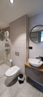 Hotel Plutitor Lebăda - 1