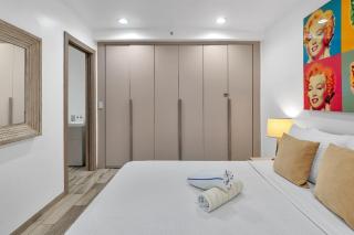 South Beach SoFi apartment with direct Beach, chairs, and umbrella access - Miami Beach - 7
