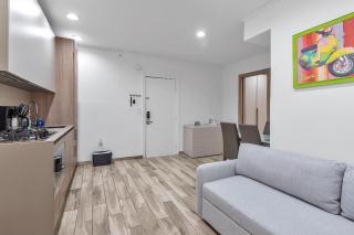 South Beach SoFi apartment with direct Beach, chairs, and umbrella access - Miami Beach - 2
