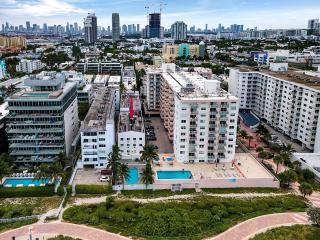 South Beach SoFi apartment with direct Beach, chairs, and umbrella access - Miami Beach - 6