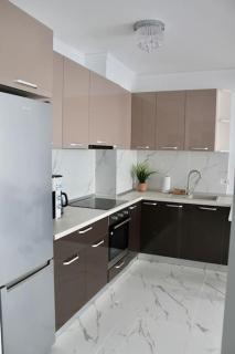 Luxe Central Apt: Free Parking - Oradea - 6