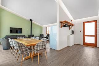 4bed 4bath Sauna & Hot tub - 1