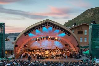 EM1150 - Blue Casita Victorian - 1