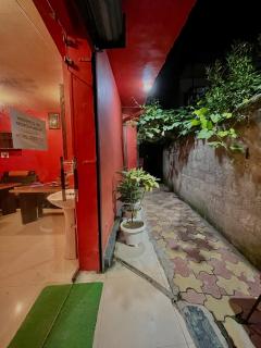 Hotel Crescent - Srinagar - 8