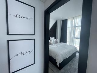 Iconic !Luxurious 1 Bed Apartment! - Dubaï - 1