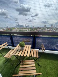 New Tower Bridge , Canada Water 2 bedroom flat with a view - Londra - 1