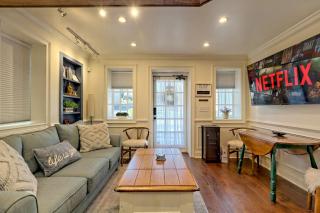 King Bed Bungalow Just Feet from Historic Main Street - Blue Ridge - 2