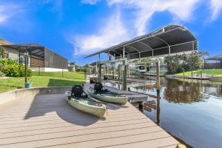 Awesome Location with Dock, Pool, Bicycles & Kayaks - Cape Coral - 8