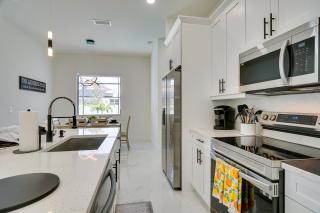 Furnished Lanai and Private Pool Cape Coral Home - Cape Coral - 2