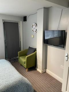 Homestay 1bedroom in family home with tiny wet room and own entrance - Great Barr - 5