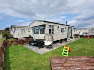 Cosy and Central - 72 Unity Beach Holiday Resort Unity Brean 6 birth Centrally Located - 2 Pets Stay free - Brean - 3