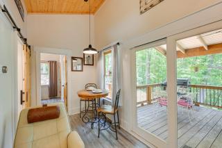 Near Main Street with Hot Tub Retreat in Hiawassee! - Hiawassee - 6