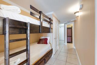 Calypso Resort - Direct gulf front Condo with king master, and Free Wi-Fi - 1