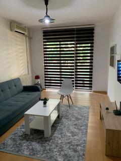 Lungro's Square Apartment - 9