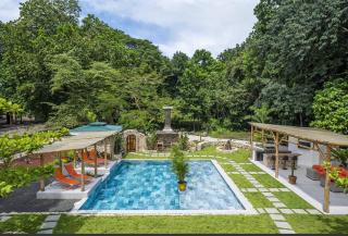 Buendía Lux Mango Suite Stylish Retreat with Pool Near Beach - 0