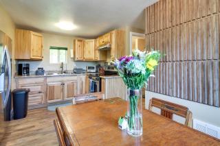 Fish On-Site and Explore Coos Bay! Creekfront Cabin - 3