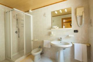 Hotel Garnì Ai Serrai - Rocca Pietore - 4