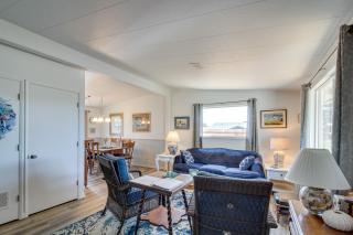 Central Bandon Retreat with Deck Less Than 1 Mi to Beach! - Bandon - 7