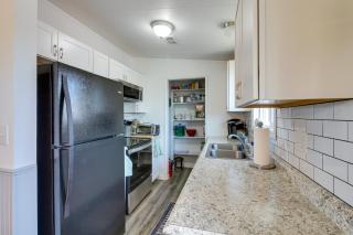 Central Bandon Retreat with Deck Less Than 1 Mi to Beach! - 3