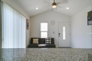 Sleek and Modern El Paso Retreat about 6 Mi to Downtown! - El Paso - 3