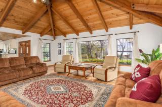 Sunset Retreat- TWO houses with hot tub, firepit, multiple kitchens, sleeps 20 - Coarsegold - 2