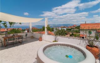 3 Bedroom Beautiful Apartment In Mirca - 9