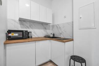 Rondo Daszyńskiego Apartments N1 - Parking, 8th Floor, City View, Subway - by RENTUJEMY - 4