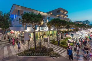 Hotel Giove dipendenza Hotel Fiamma - Cesenatico - 1