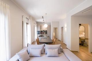 In Heart of Old Town Saint Rocco's Chic Apt - 8