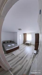 Casa Analys - 23 Agosto (Douăzeci şi Trei August) - 7