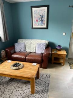 'Kodi's Place' Well appointed 1 bedroom apartment with excellent transport links and free Wi-Fi - Whiteabbey - 8