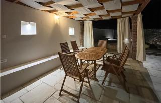 4 Bedroom Beautiful Home In Mundanije - 3