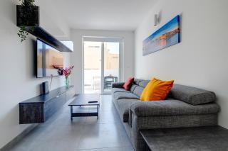 Central Sliema 3-Bedroom Retreat - 4