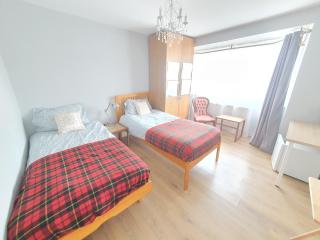 Beautiful guest rooms, Free Parking, 30min Heathrow, 40min Wembley, 60min Central London - Greenford - 4