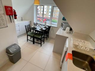 2 Bedroom 2 bathroom Apartment 8 including free parking - Bromley - 7