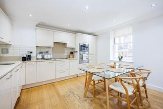 2 bed just off Tottenham Ct Rd, 2 min to Goodge St - 7