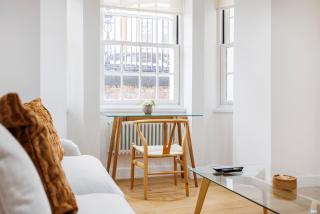 2 bed just off Tottenham Ct Rd, 2 min to Goodge St - London - 5