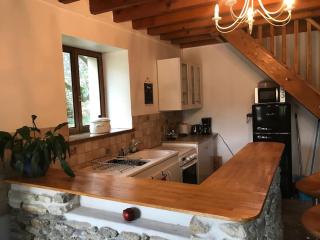 maison en pierre atypique sur jardin paysagé - - 3