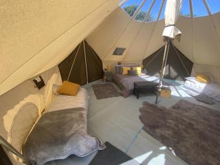 Bell Tents at Llanfair Hall - Llanfairpwllgwyngyll - 9