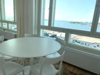 Goldfinger saunallinen kaksio merinäköalalla 11 krs - 1