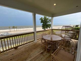 Beauty on the Beach Gulf Luxury w/ Gorgeous Views - Gulfport - 1