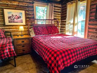 The John Wayne Cabin At Angel Valley Ranch - Duck Creek Village - 5