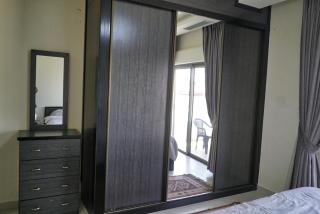 شقة فاخرة و واسعة من 4 غرف مع وسائل الراحة الحديثة Spacious 4-Room Apartment with Modern Amenities - Amman - 7