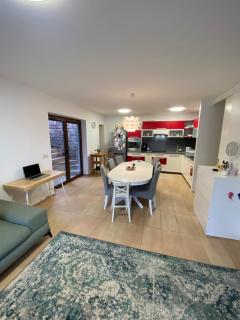 POP'S POOL PLACE - 1